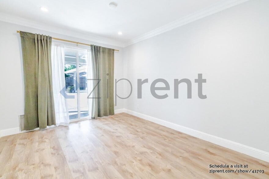 Building Photo - 416 Claydon Way