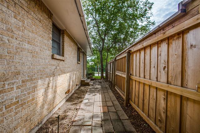 Building Photo - 6517 E Mockingbird Ln