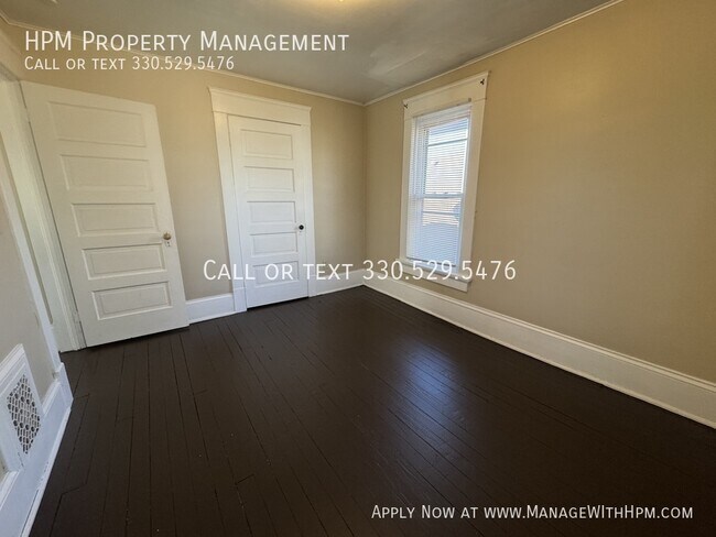 Building Photo - 1215 21st St NW