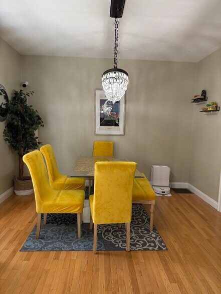 Dining - 10 Brookside Ln