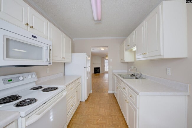 Building Photo - 200 Deer Hound Trail