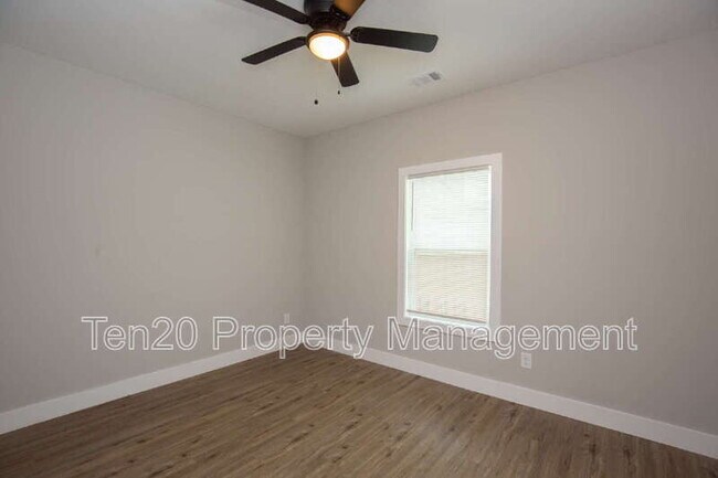 Building Photo - 7 Lemon Wy