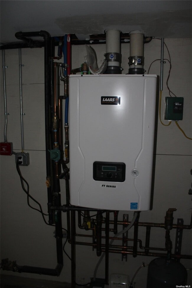 Building Photo - 9 Sinclair St