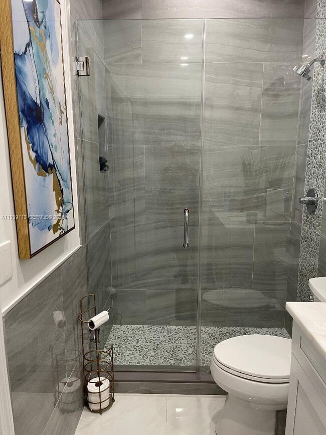 Building Photo - 7690 S Southwood Cir