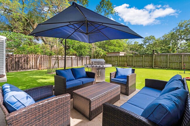 Building Photo - 1526 SW 20th Ave