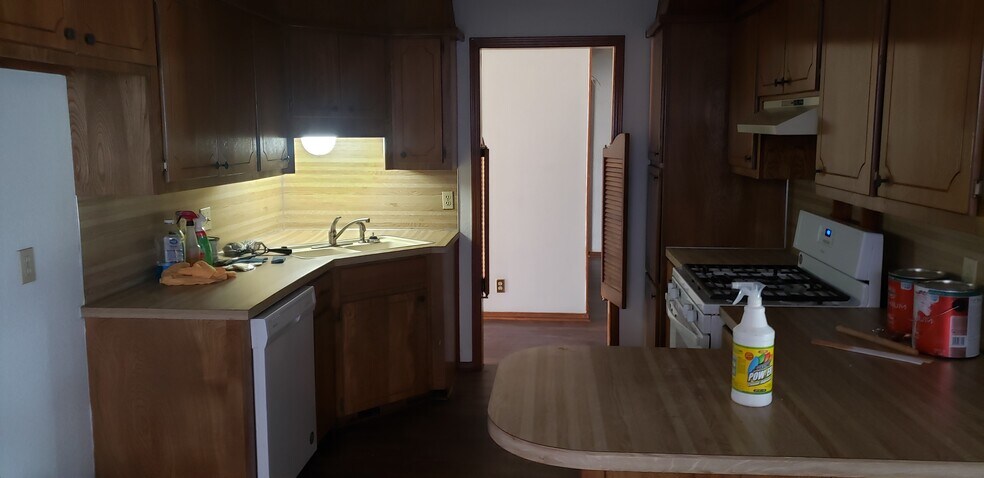 Building Photo - 2928 S 125th E Ave