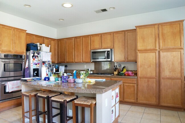 Building Photo - 79882 Viento Dr