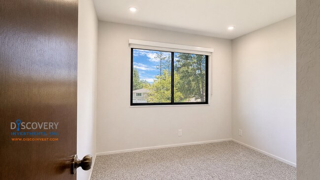 Building Photo - 130 Kell Ct
