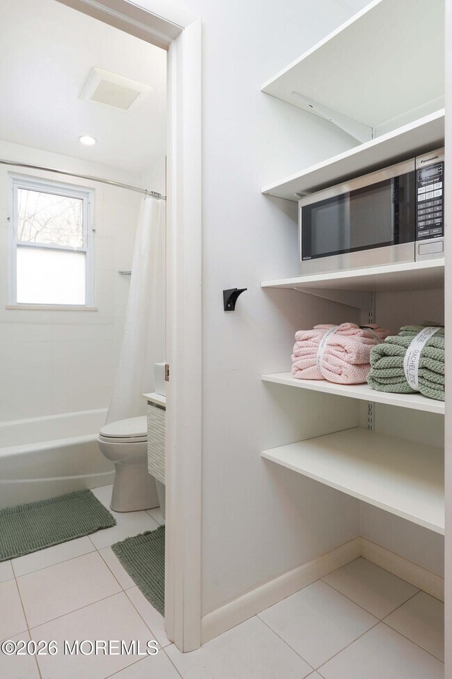 Building Photo - 29 Degraw Ave