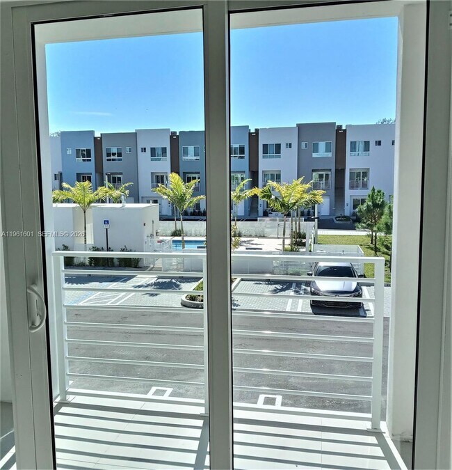 Building Photo - 2555 NE 193rd St