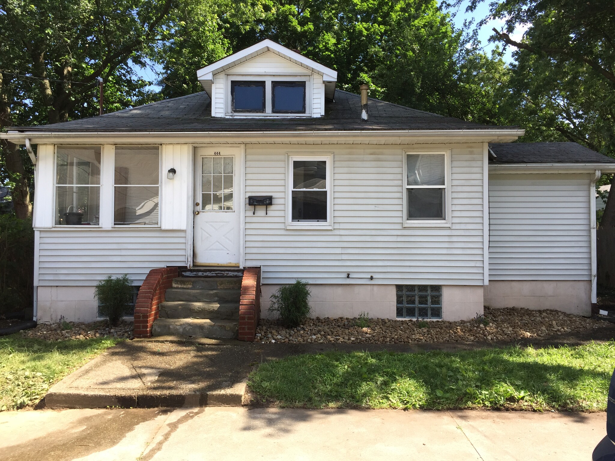 Building Photo - 444 W Wilbeth Rd