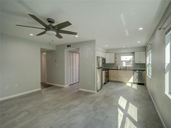 Building Photo - 1007 Sumner Blvd