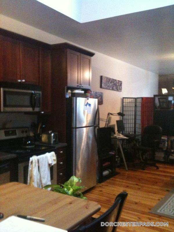 Building Photo - 600 Columbia Rd