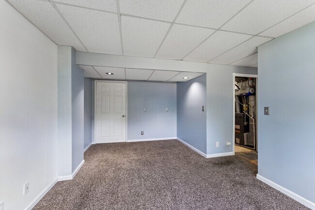 Building Photo - 14022 Virginia St