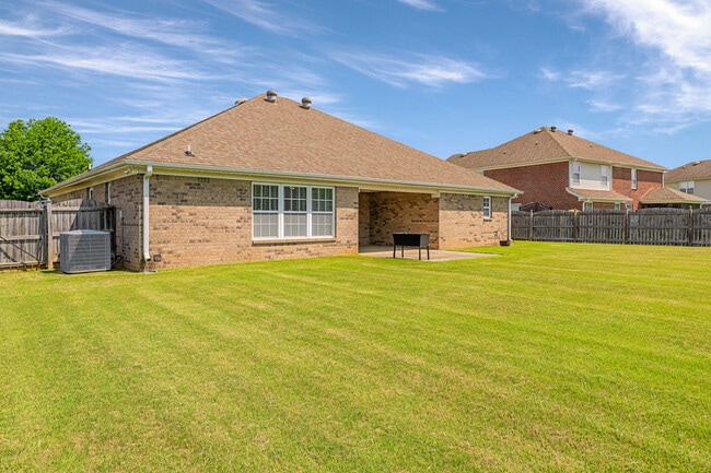 Building Photo - 2758 Slate Dr SW