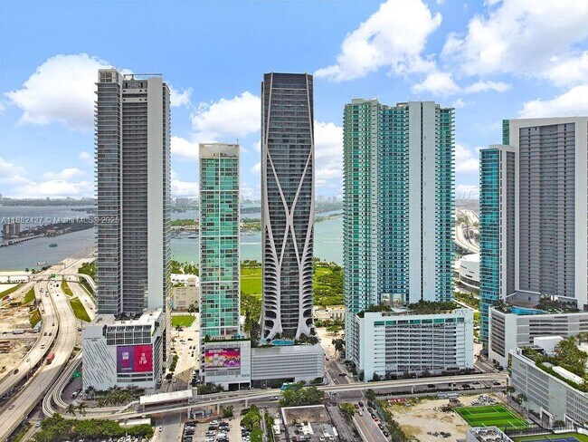 Building Photo - 1000 Biscayne Blvd
