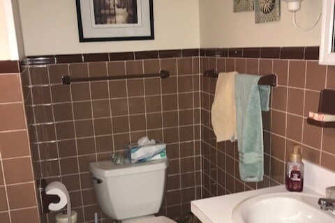 Building Photo - 146 Lake George Ave