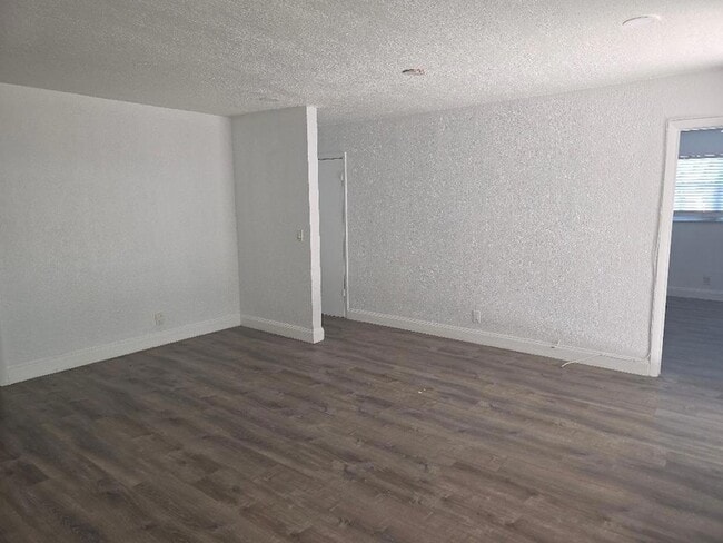 Building Photo - 1123 NW 3rd Ave