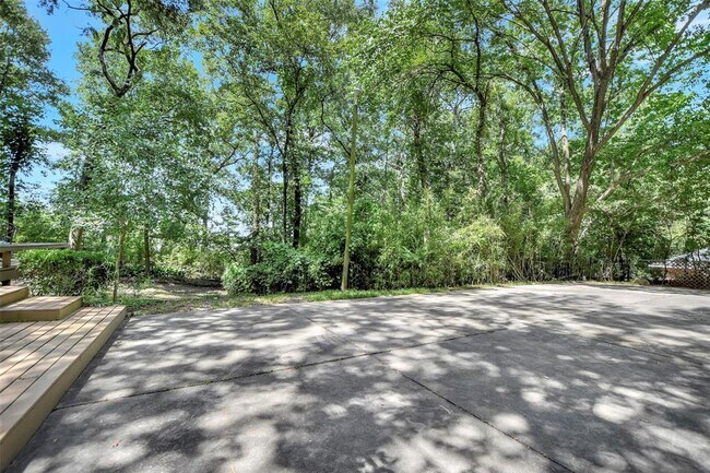 Building Photo - 75 Wood Hollow Dr