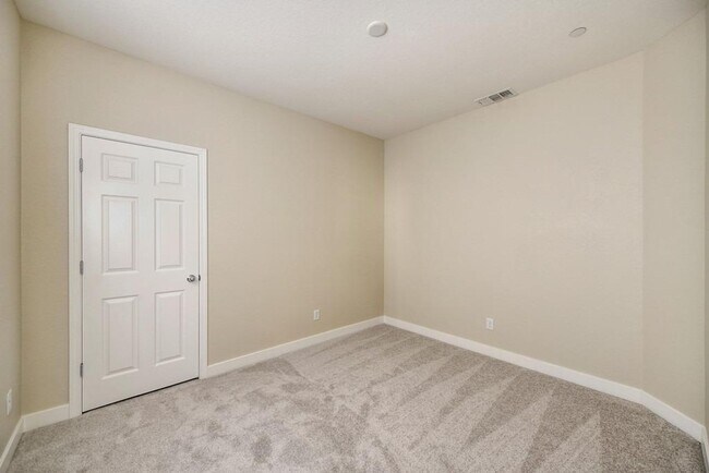 Building Photo - 3 Bed 2.5 Bath 2 Car Garage in Natomas