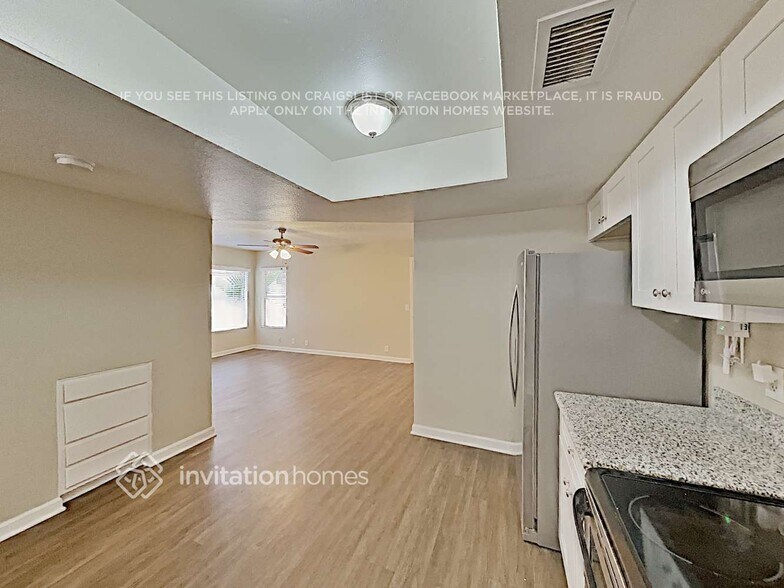 Building Photo - 14244 N 49th Dr