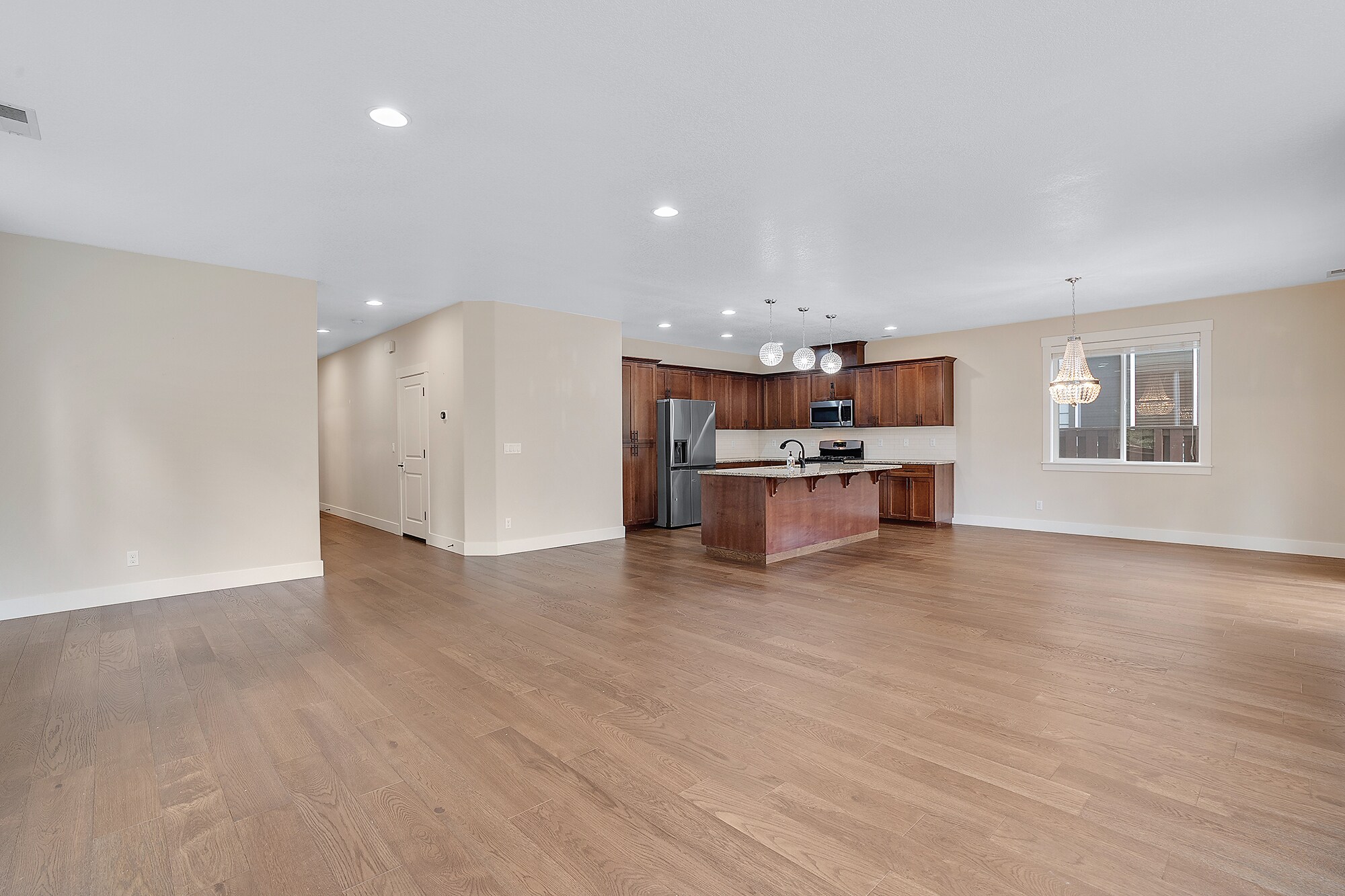 Building Photo - 28616 Greenway Dr