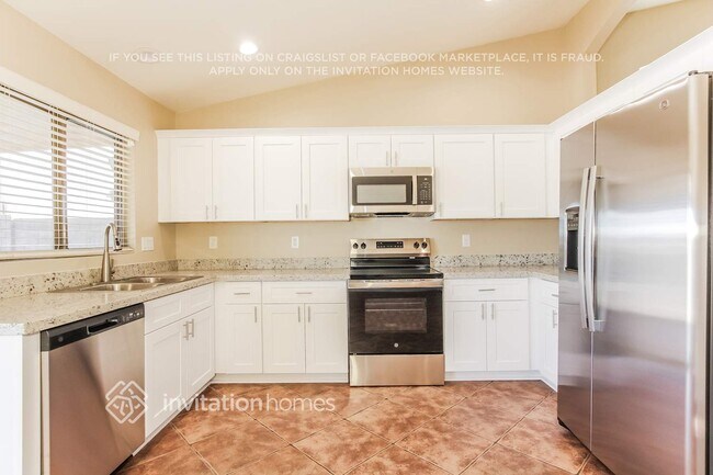 Building Photo - 8703 N 112th Ave