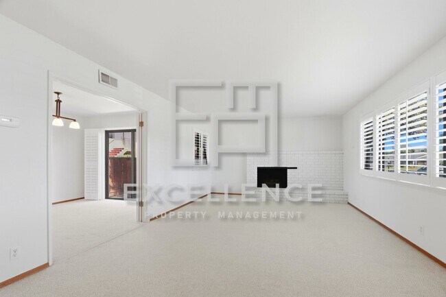 Building Photo - 94 Roxbury St