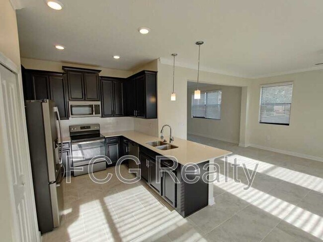 Building Photo - 1242 Sandwedge St