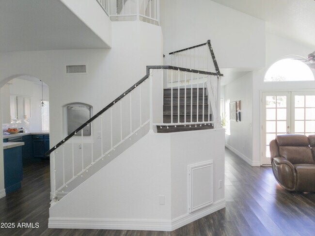 Building Photo - 306 E Stonebridge Dr