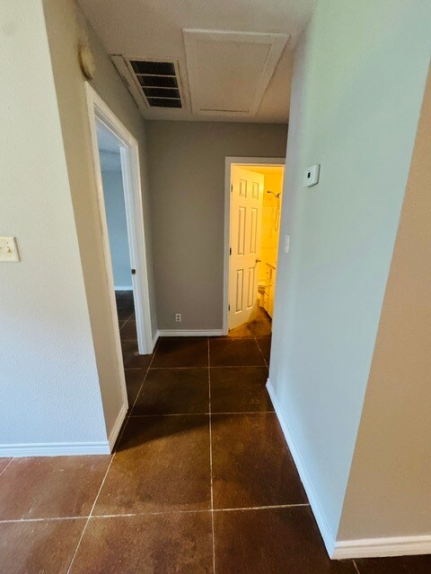 Building Photo - 120 Peavine Rd