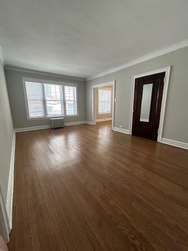 Building Photo - One Bedroom/One Bath in Historic Building ~ Heat Included ~ Cats Welcome
