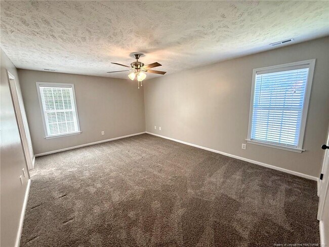 Building Photo - 604 Raven Pl