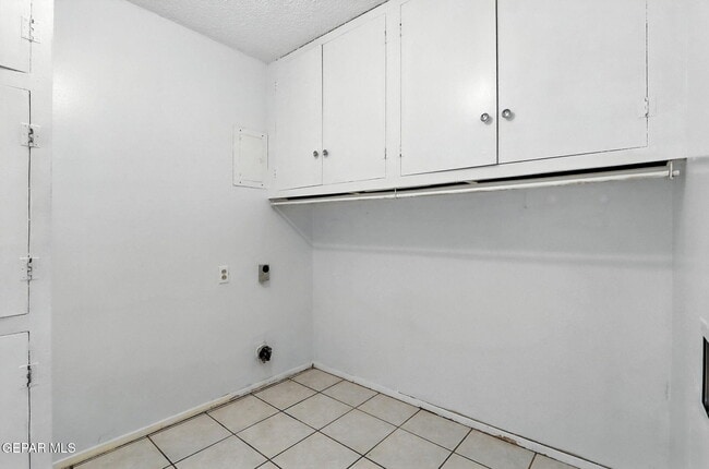Building Photo - 5709 Hemmingway Dr