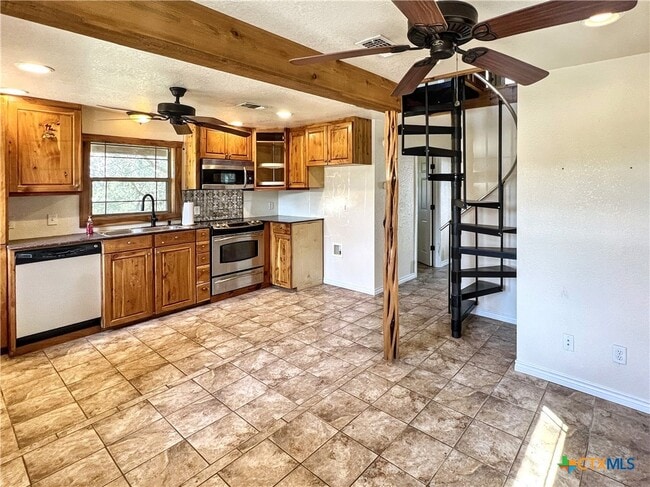 Building Photo - 2090 E U.S. Hwy 90