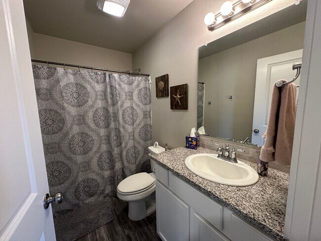 Building Photo - 3/2 located in Upland Crossing, Available December!