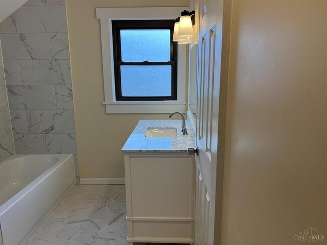 Building Photo - 626 Greenwood Ave