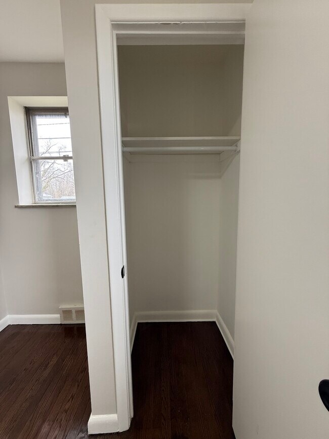 Building Photo - 36 Collins Ln