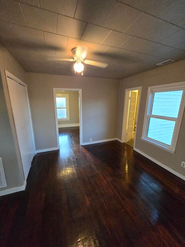 Building Photo - 2 Bedroom 2 Bathroom House For Rent in Farber, MO