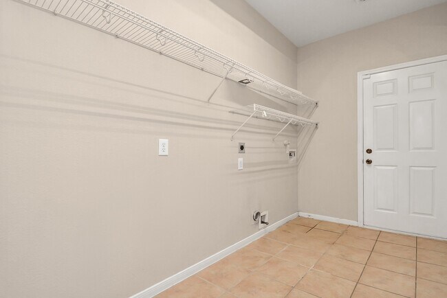 Building Photo - 8810 Sunforest Ln