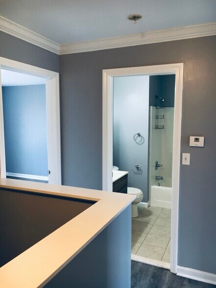 Building Photo - 2720 State St