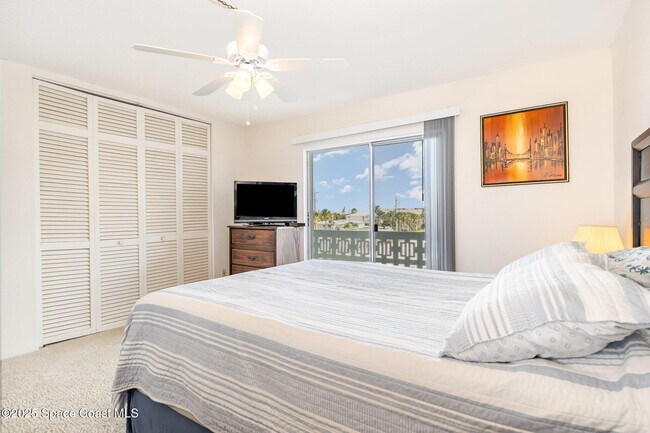 Building Photo - 4800 Ocean Beach Blvd