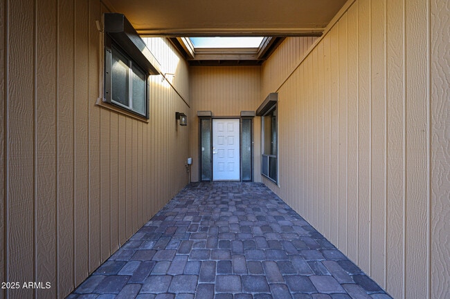 Building Photo - 9833 E Watford Way