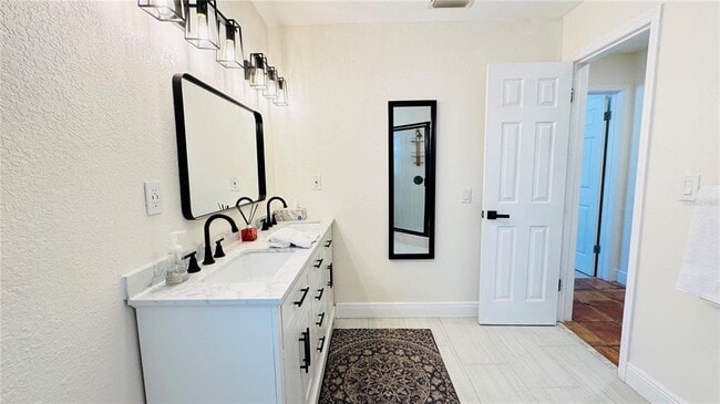 Building Photo - 10380 Tangelo Rd