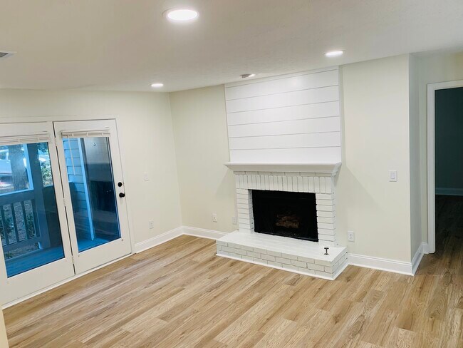 Building Photo - 524 Warm Springs Cir