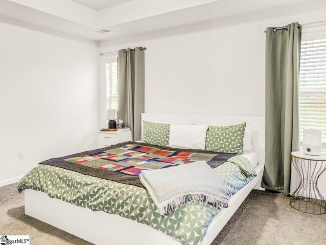 Building Photo - 329 Hartland Pl