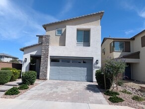 Building Photo - 1418 E Blue Spruce Ln