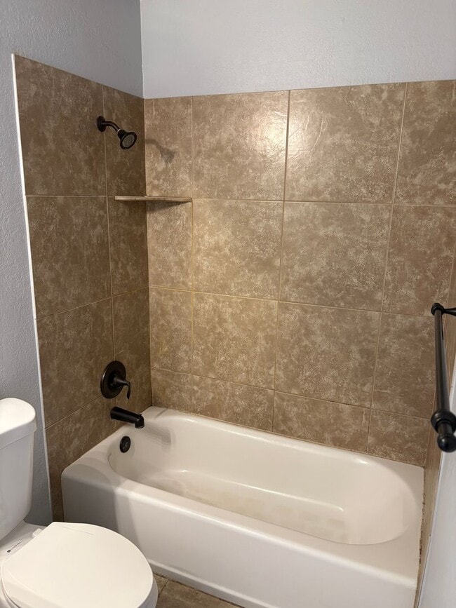 Building Photo - St. George Townhome with a Basement!