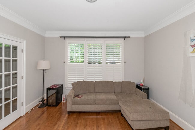 Building Photo - 1450 Hillcrest Heights