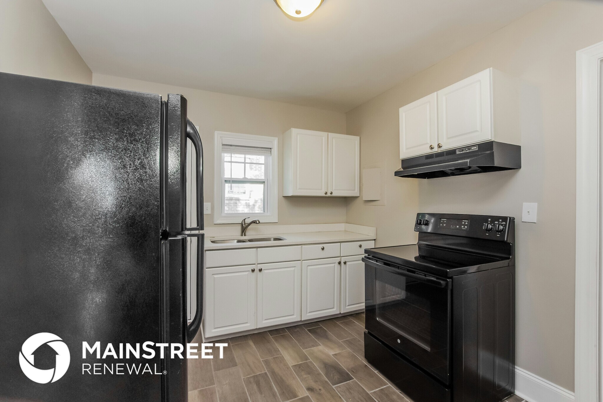 Building Photo - 3017 Dogwood Ave